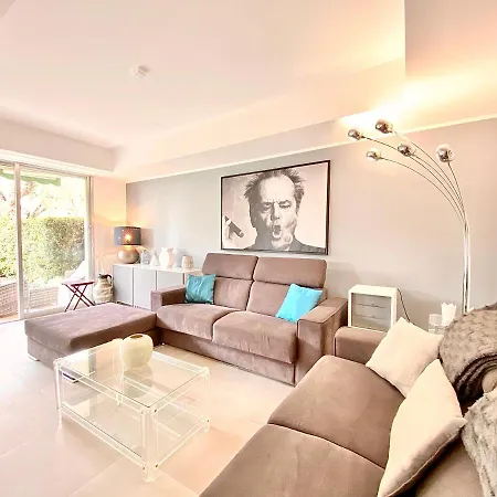 Appartement Elia-parking-jardin-piscine-climatisation
