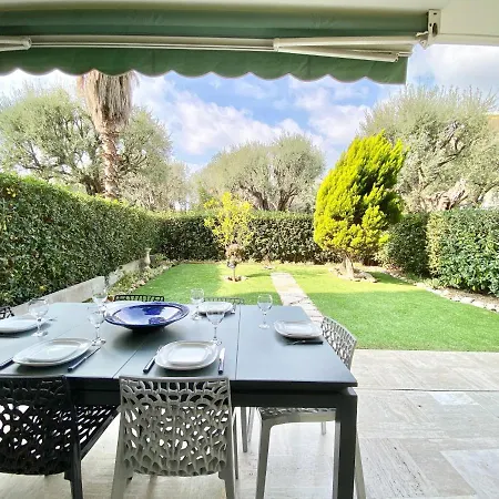 Elia-parking-jardin-piscine-climatisation Appartement Roquebrune-Cap-Martin