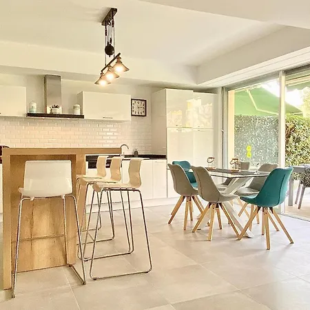Elia-parking-jardin-piscine-climatisation Appartement *