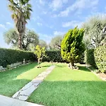 Elia-parking-jardin-piscine-climatisation Daire Roquebrune-Cap-Martin