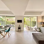 Elia-parking-jardin-piscine-climatisation Roquebrune-Cap-Martin