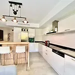 Elia-parking-jardin-piscine-climatisation Daire Roquebrune-Cap-Martin
