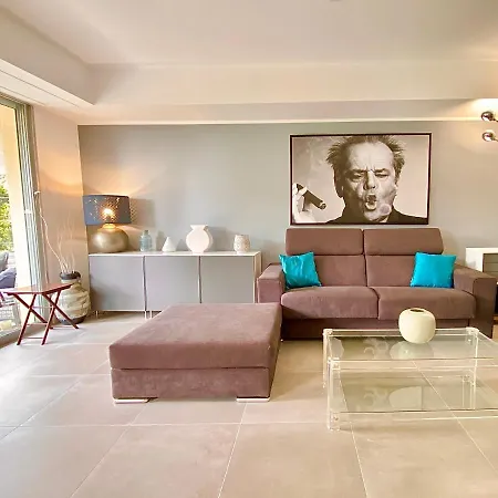 Appartement Elia-parking-jardin-piscine-climatisation