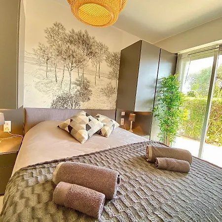 Appartement Elia-parking-jardin-piscine-climatisation *